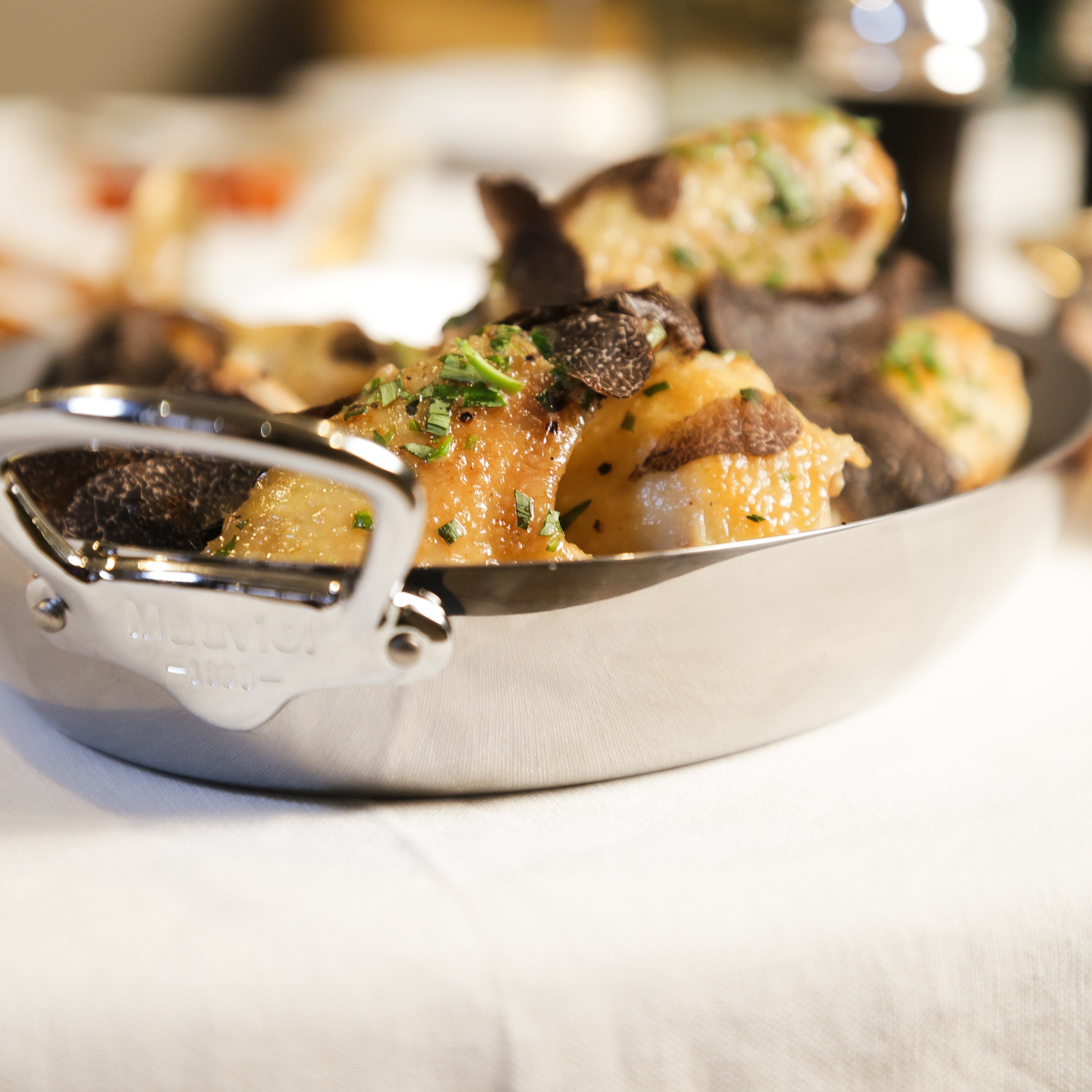 Mauviel M'COOK 5-Ply Oval Pan With Cast Stainless Steel Handles, 9.8-In - Mauviel1830