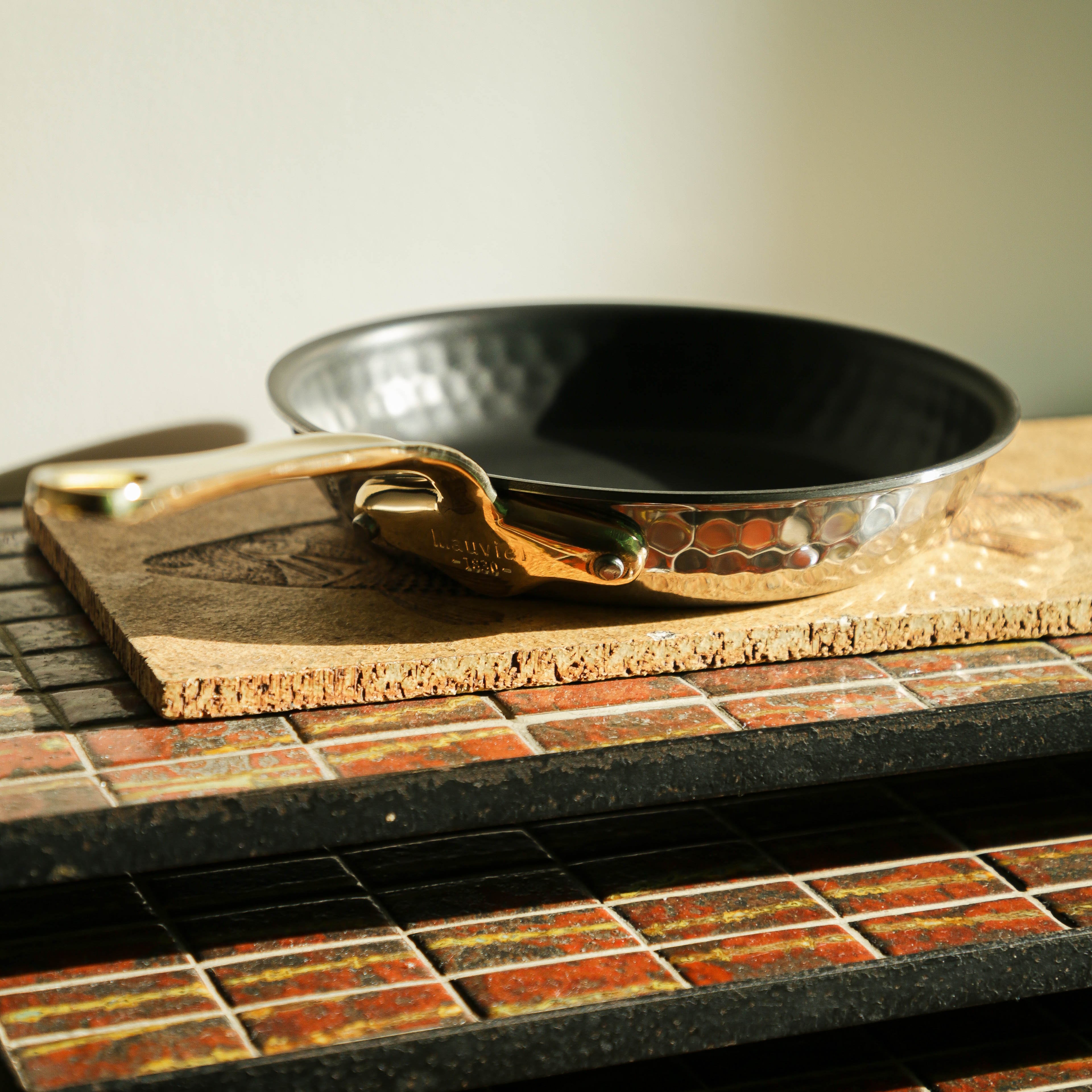 Mauviel M'ELITE B Hammered 5-Ply Nonstick Frying Pan With Brass