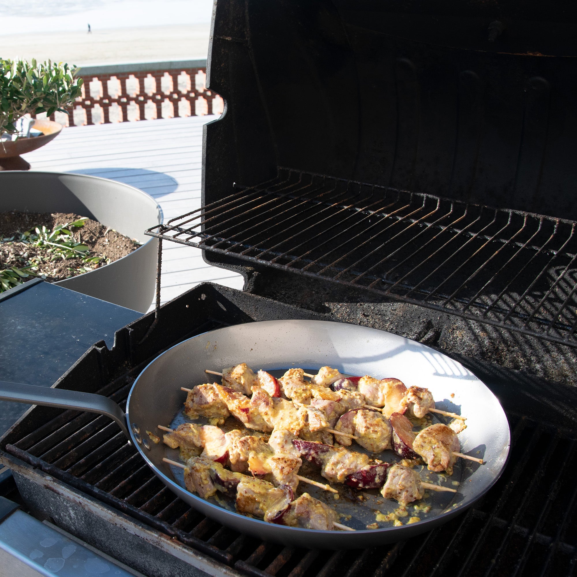 Mauviel M'Steel Black Carbon Natural Nonstick Frying Pan With Iron